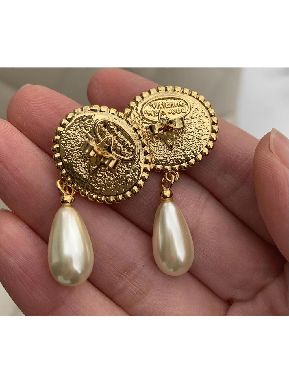 Vivienne Westwood Orb Enamel Button Pearl Earrings Gold Black Studs Earring n - Picture 3 of 6